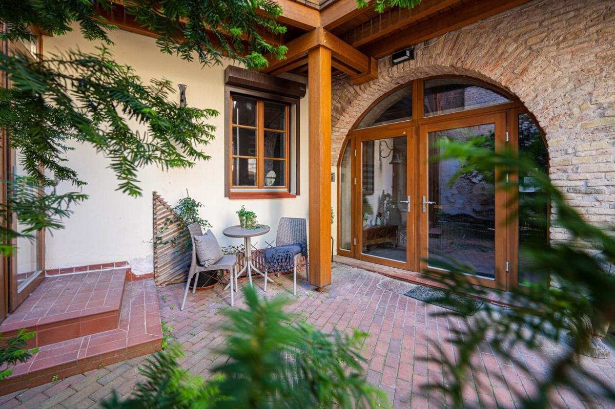 Old Town Gate Residence Vilnius Exterior photo